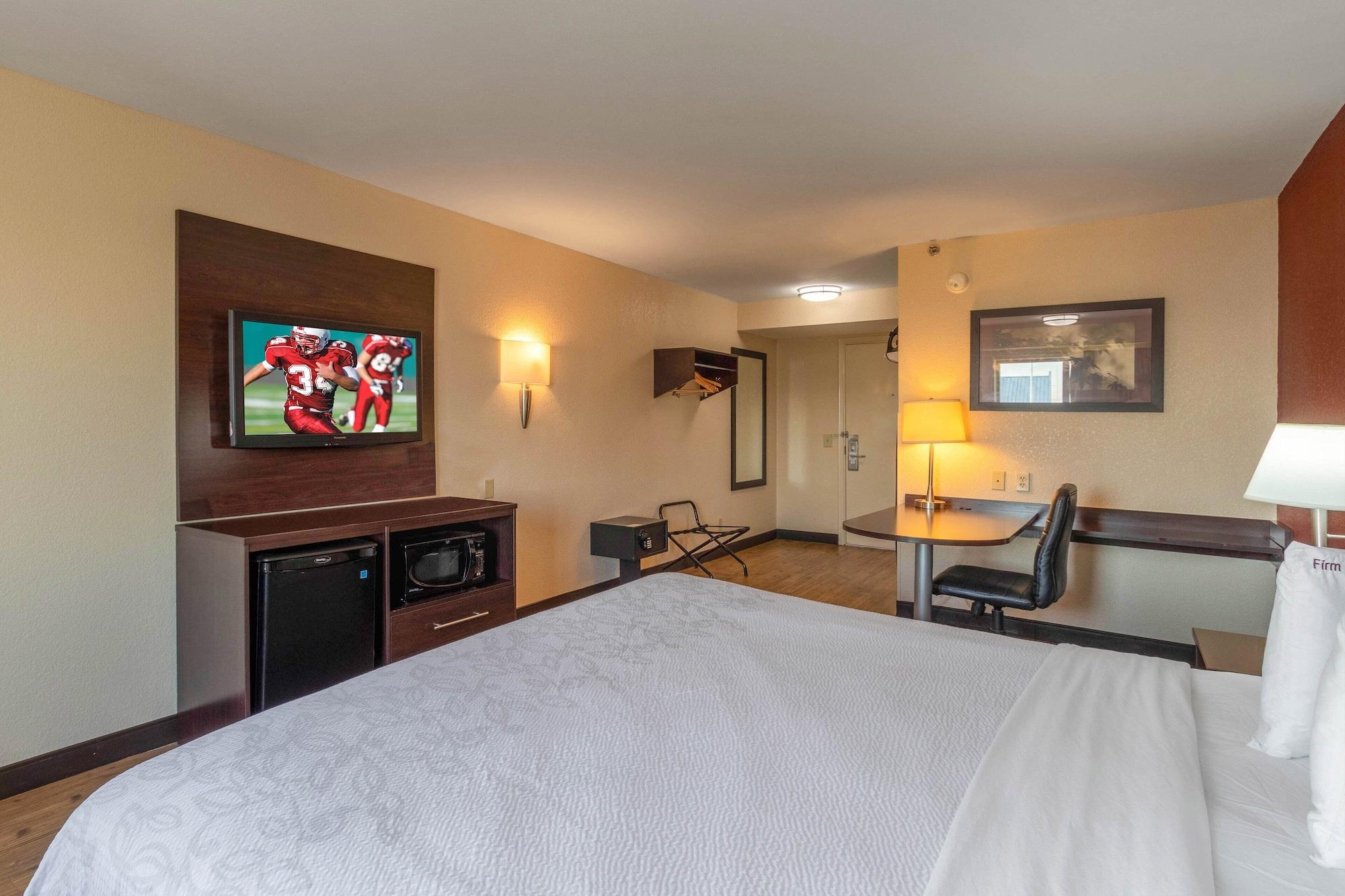 Red Roof Inn Plus+ El Paso East Экстерьер фото
